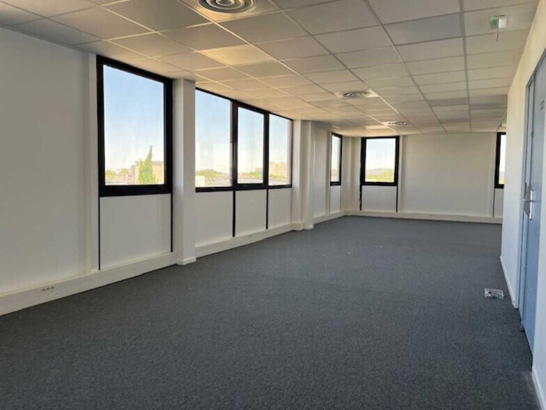 11 Rue Paulin Talabot, Toulouse à louer - Photo du bâtiment - Image 3 de 9