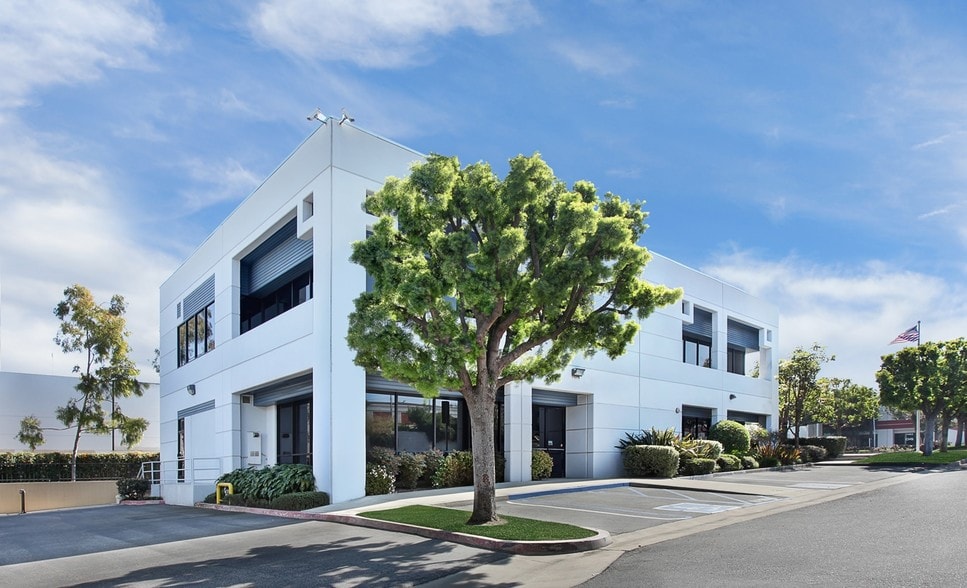 7491 Talbert Ave, Huntington Beach, CA for lease - Building Photo - Image 3 of 10
