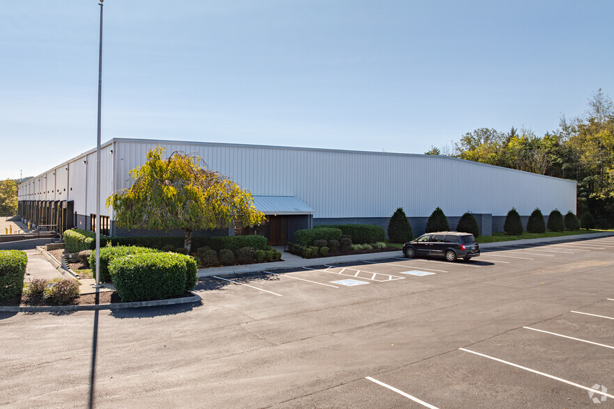 640 N Northpark Dr, Clinton, TN for lease - Building Photo - Image 2 of 20