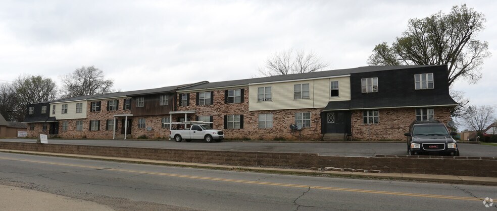 300 W Center Ave, Searcy, AR à vendre - Photo du bâtiment - Image 3 de 5