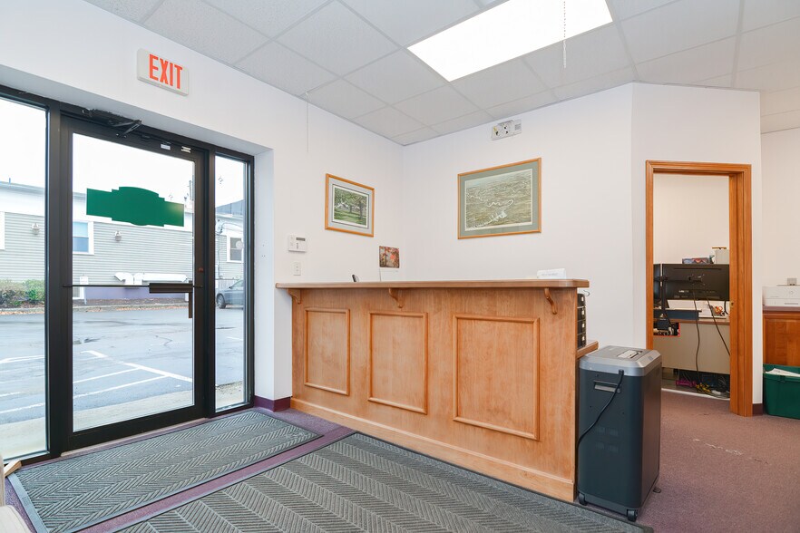 19 Exchange St, Holliston, MA à louer - Photo du bâtiment - Image 2 de 14