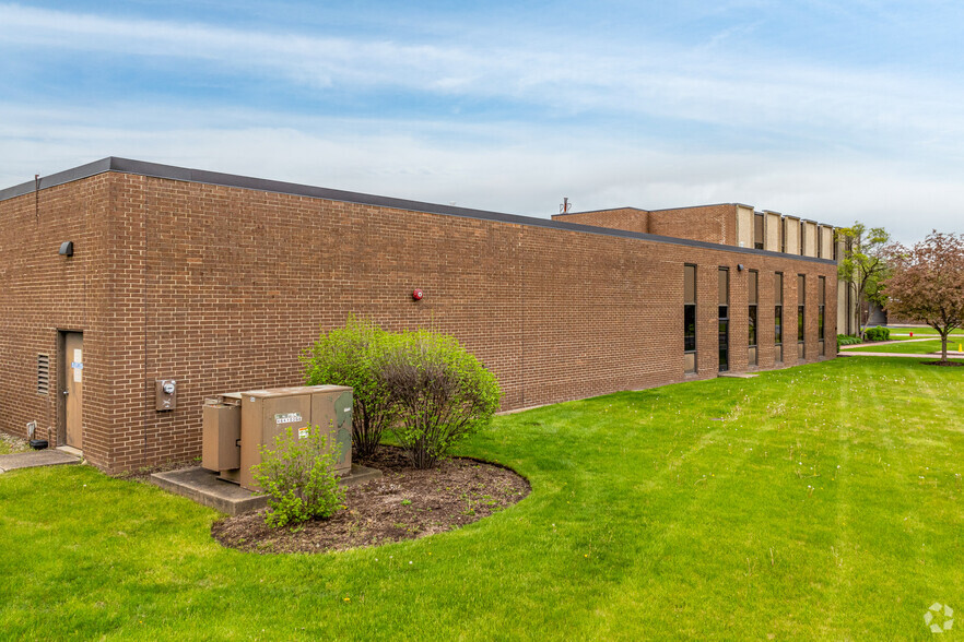 1945 Ohio St, Lisle, IL à vendre - Photo du b timent - Image 3 de 9