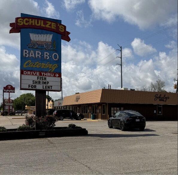 Schulze Bar-B-Que portfolio of 3 properties for sale on LoopNet.ca - Building Photo - Image 2 of 5