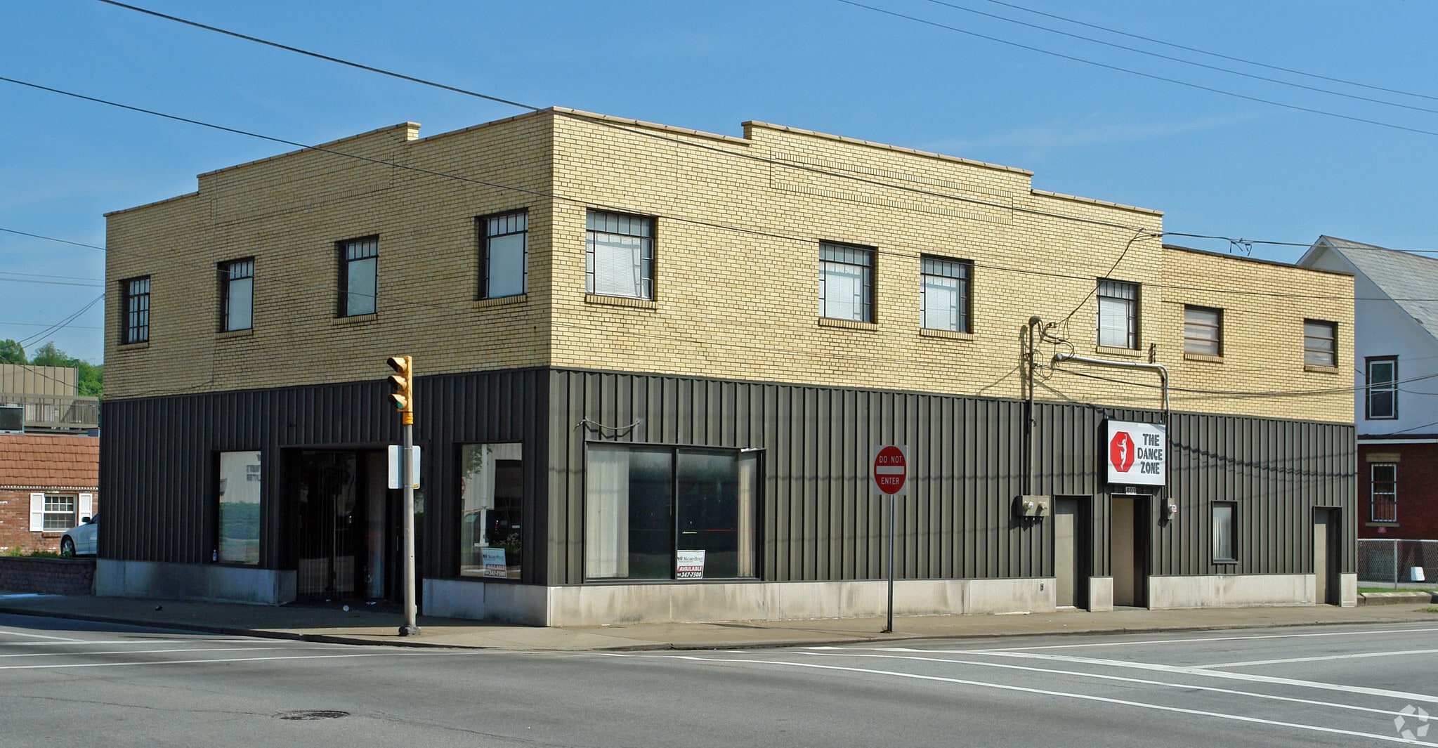 100 Lee St W, Charleston, WV for sale Primary Photo- Image 1 of 4