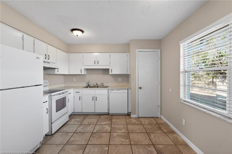 6213 Candler Ter, Sebring, FL à vendre - Photo du bâtiment - Image 3 de 30