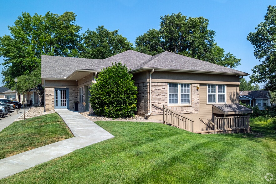 231-235 SW Noel St, Lee's Summit, MO for lease - Building Photo - Image 3 of 12