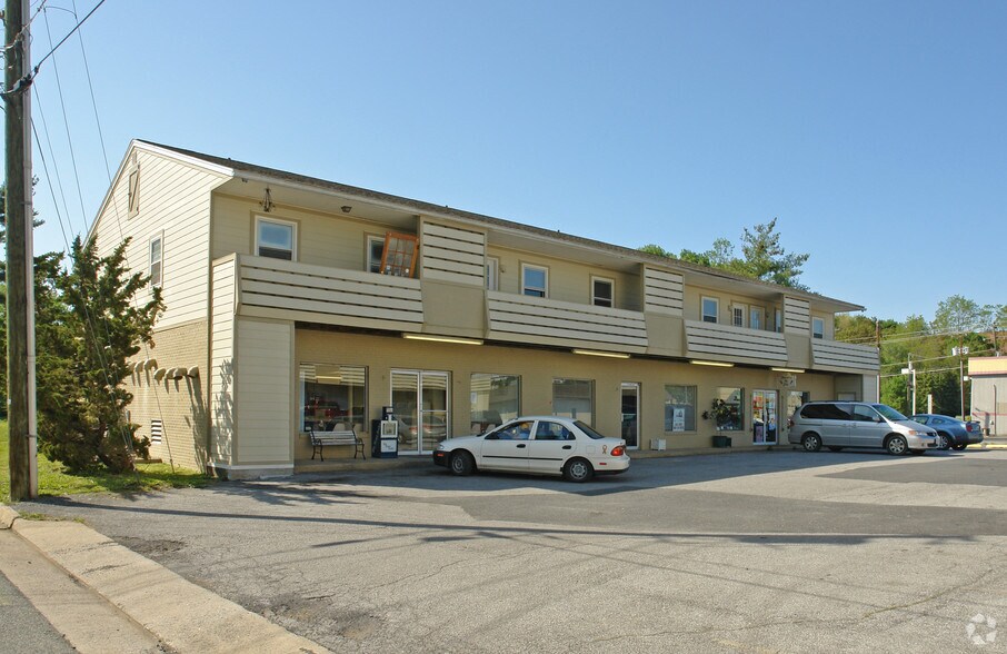 630 Charles St, Staunton, VA à vendre - Photo principale - Image 1 de 11