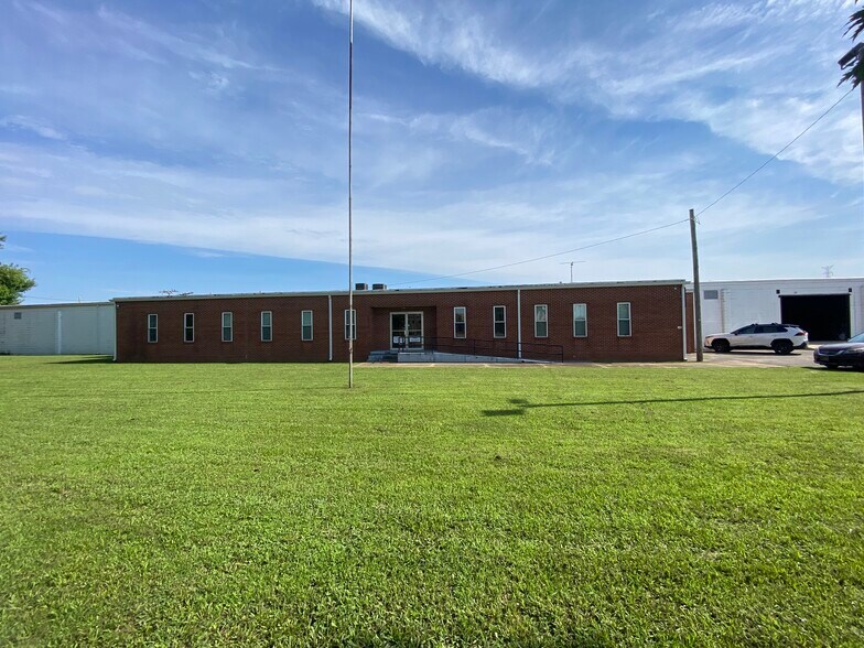 1031 S Green St, Tupelo, MS à vendre - Photo principale - Image 1 de 21