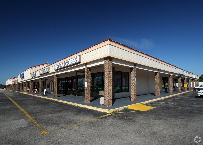 425-491 S Indiana Ave, Englewood, FL à louer - Photo du bâtiment - Image 3 de 6