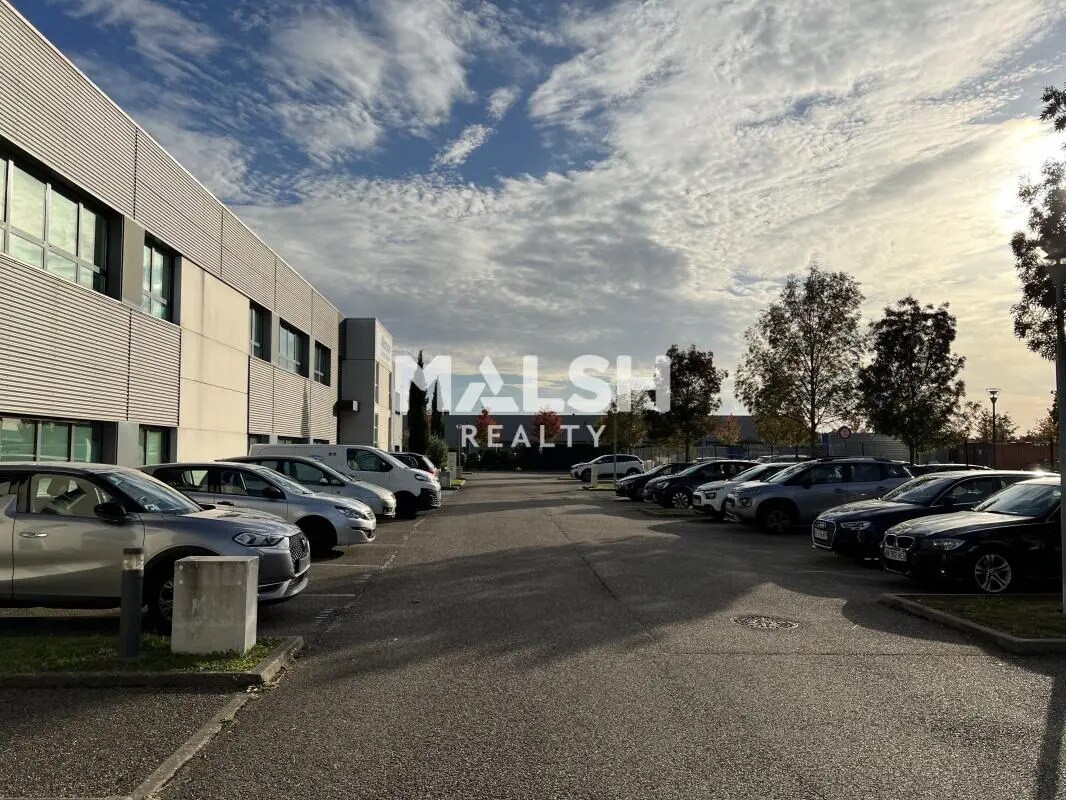 Bureau dans Saint-Priest à louer Photo du bâtiment- Image 1 de 4