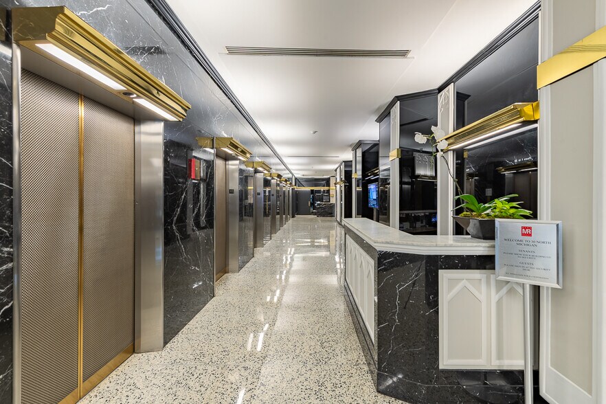 30 N Michigan Ave, Chicago, IL à louer - Photo du bâtiment - Image 2 de 11