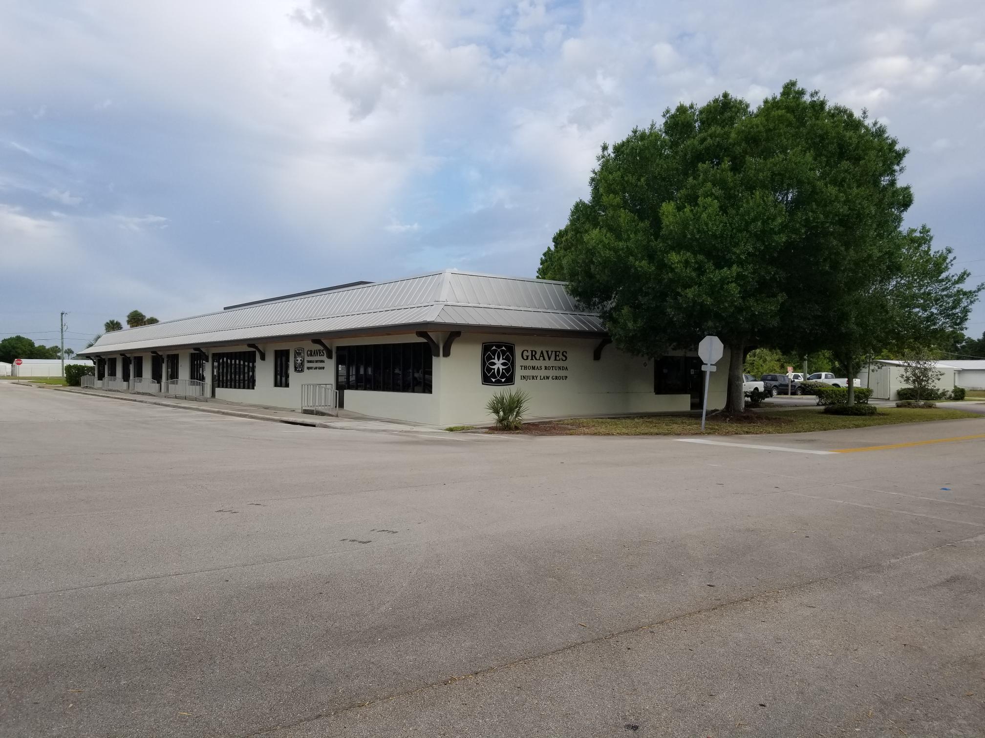 305 NW 4th Ave, Okeechobee, FL à louer Photo du bâtiment- Image 1 de 3
