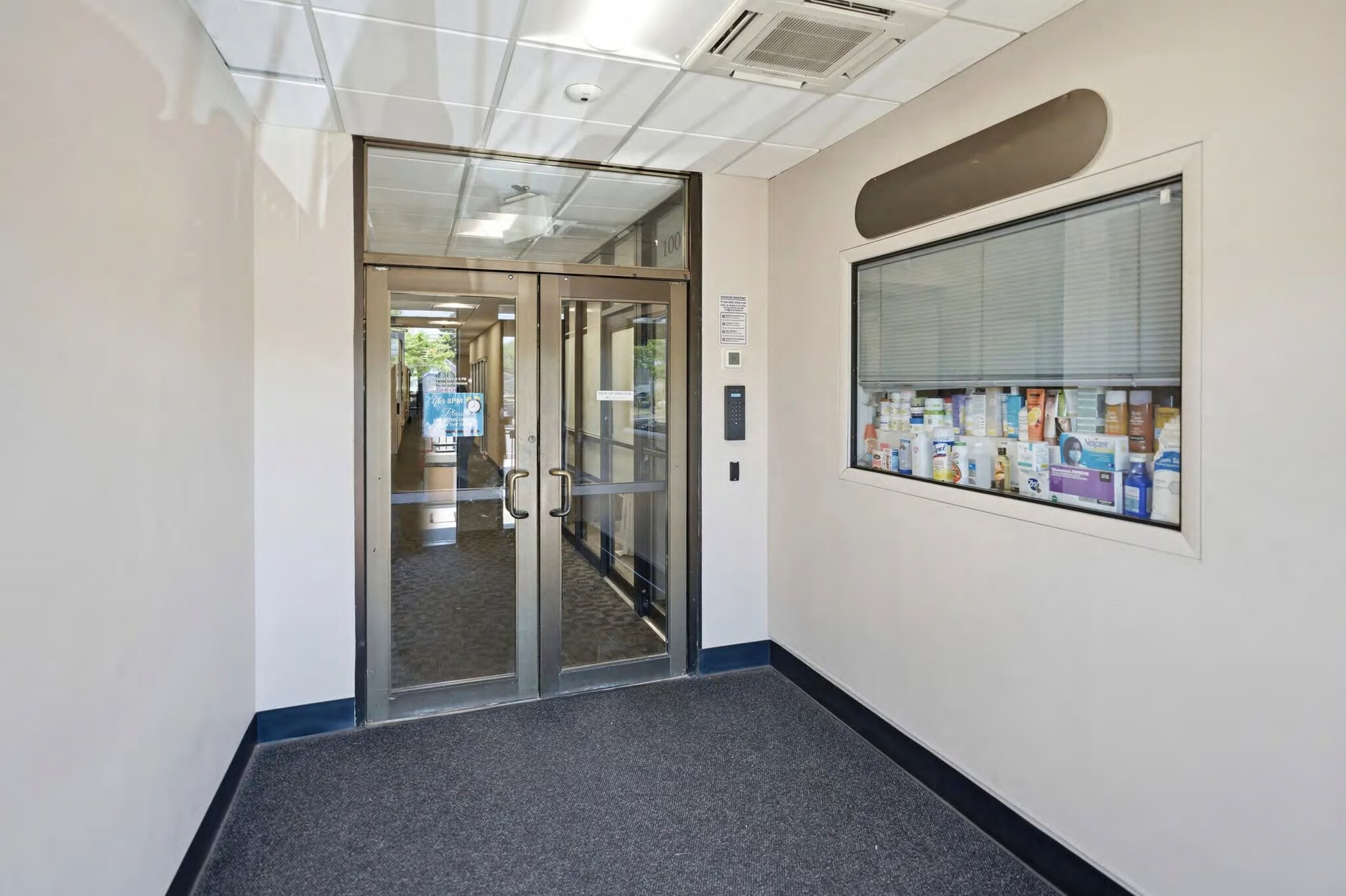 150 E Sunrise Hwy, Lindenhurst, NY for lease Interior Photo- Image 1 of 3