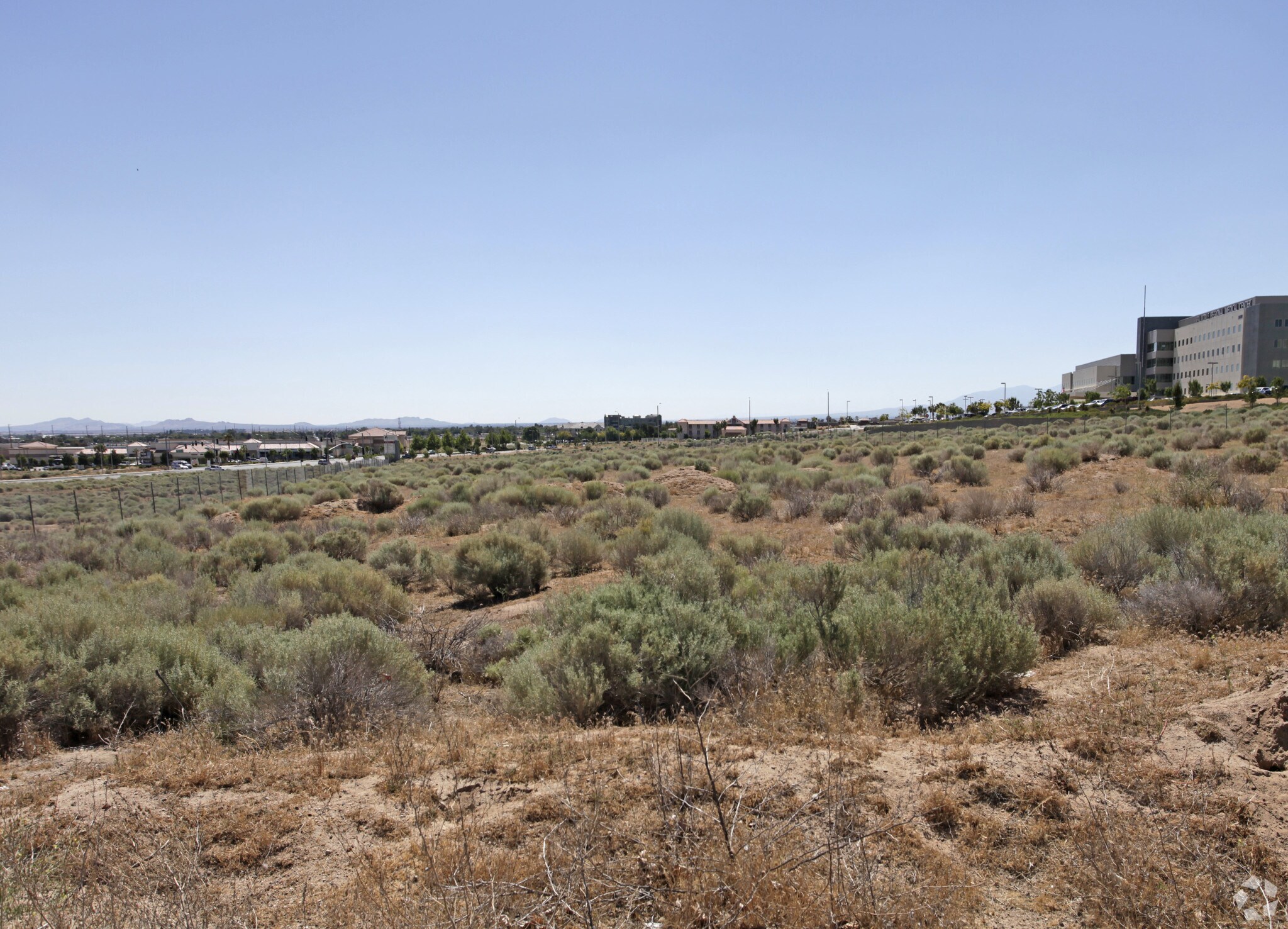 10th St W, Palmdale, CA à vendre Photo principale- Image 1 de 8