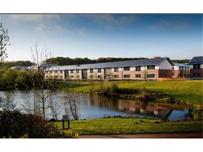 Lake View Dr, Nottingham à louer Photo du bâtiment- Image 1 de 6