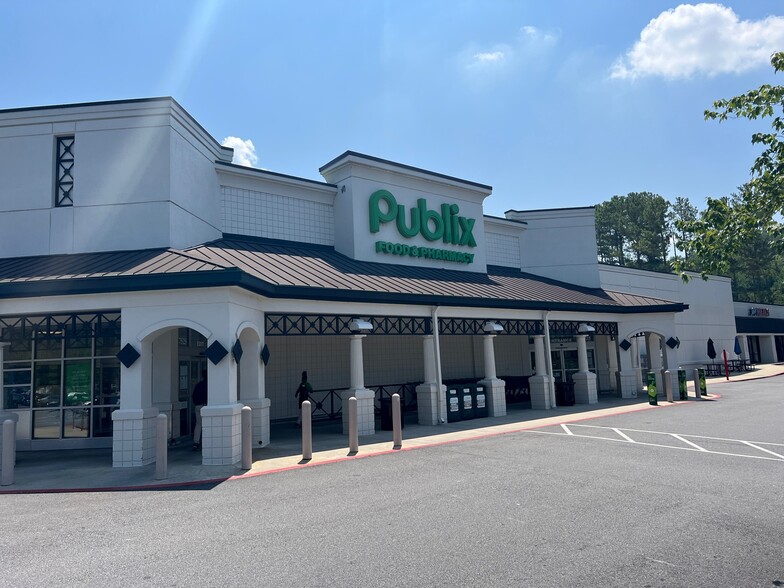 7507 NE Roswell Rd, Atlanta, GA for lease - Building Photo - Image 1 of 7