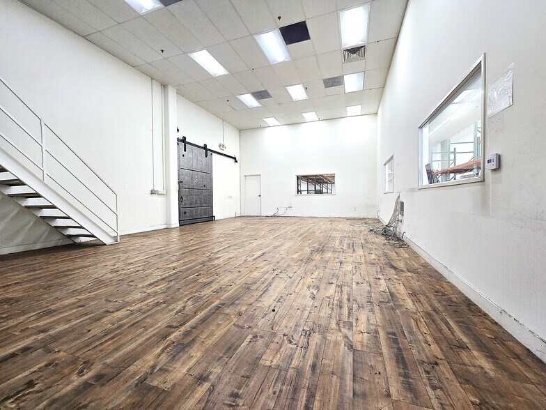 1642 E 23rd St, Los Angeles, CA à vendre - Photo intérieure - Image 2 de 12