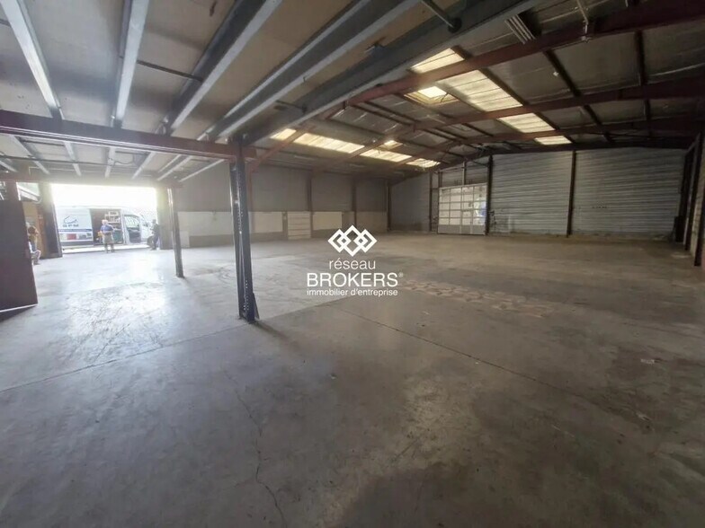 Industrial in Saint-Soupplets for lease - Interior Photo - Image 2 of 12
