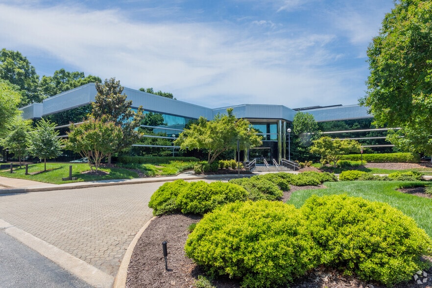 4400 Cox Rd, Glen Allen, VA for lease - Building Photo - Image 1 of 4