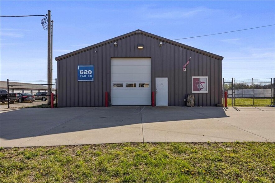 305 S Joplin St, Pittsburg, KS for sale - Building Photo - Image 1 of 14