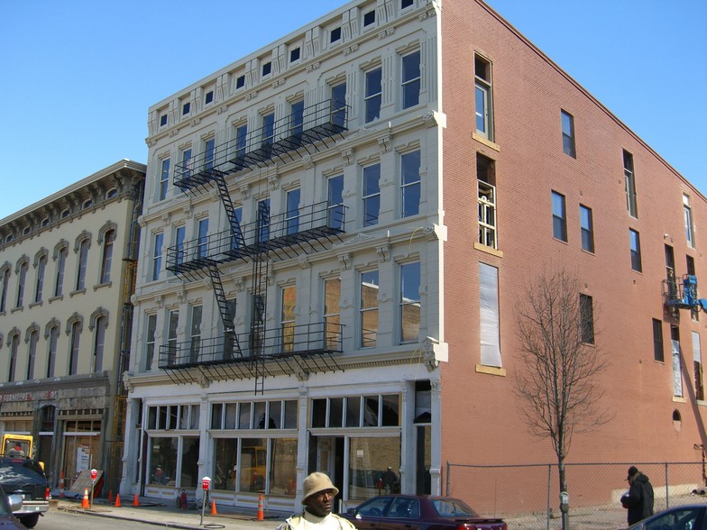 1218-1220 Vine St, Cincinnati, OH à louer - Photo du bâtiment - Image 1 de 2