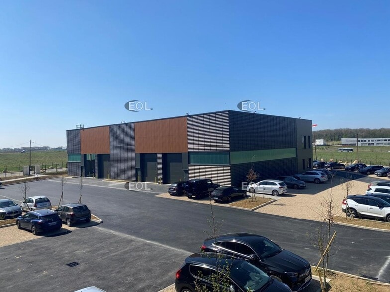 Flex in Coupvray for lease - Building Photo - Image 1 of 5