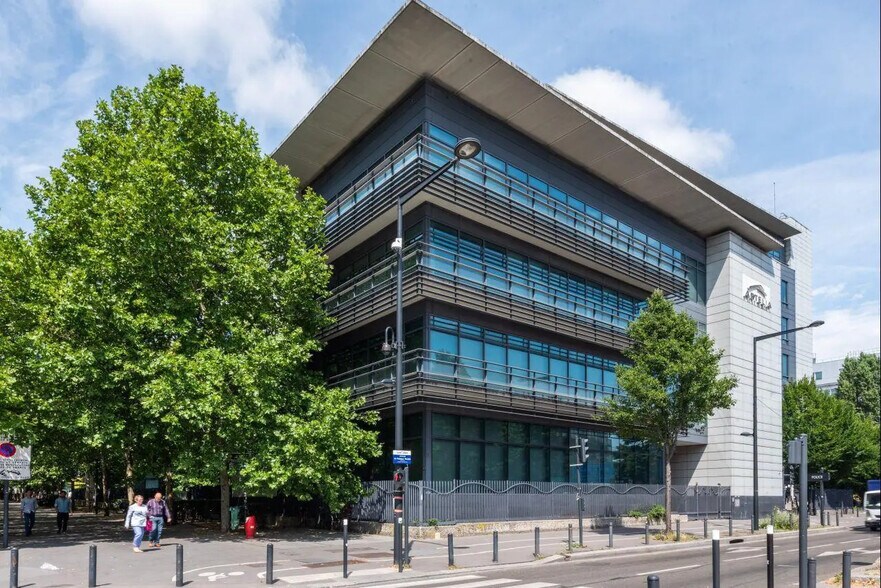 2-4 Avenue François Mitterrand, Saint-Denis à louer - Photo du bâtiment - Image 1 de 15