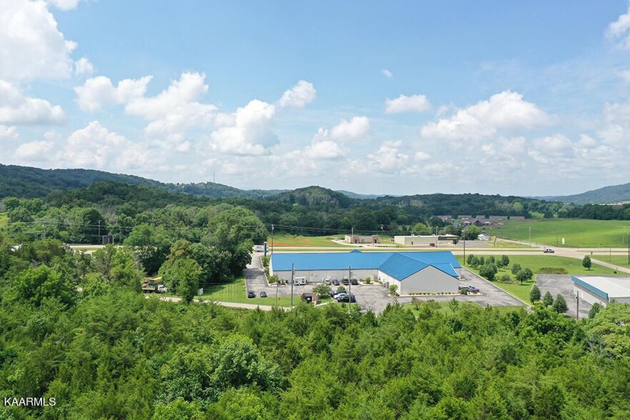 220 Milldale Rd, Dandridge, TN for sale - Aerial - Image 3 of 13