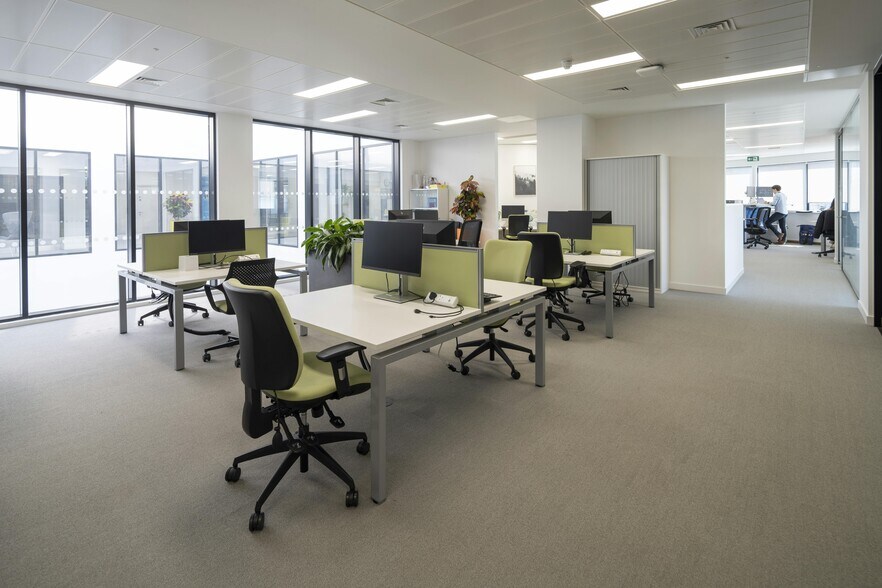 58 Wood Ln, Londres à louer - Photo intérieure - Image 2 de 16