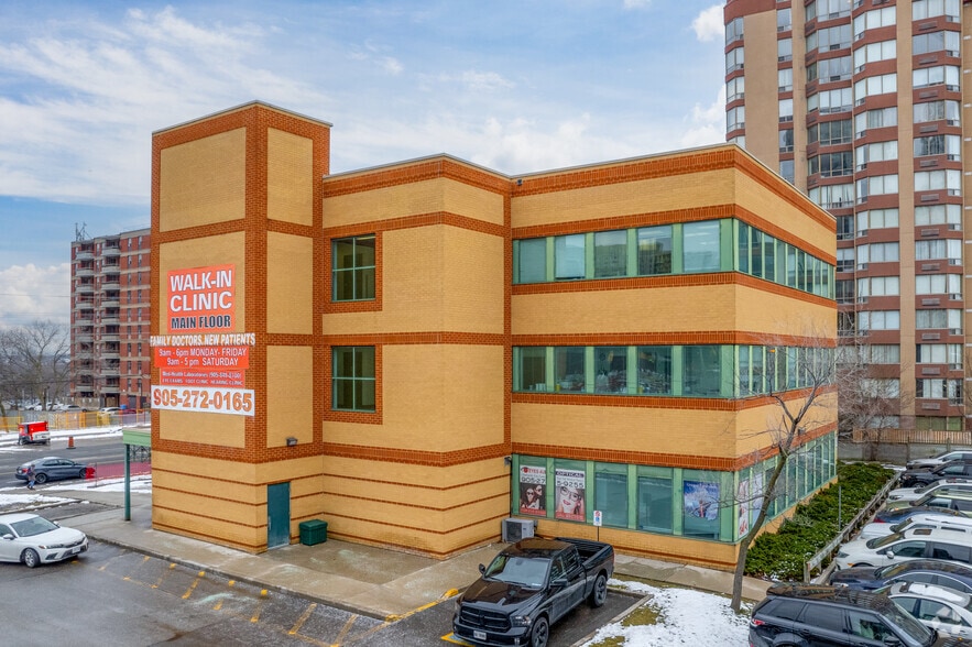 3420 Hurontario St, Mississauga, ON à louer - Photo du bâtiment - Image 3 de 4