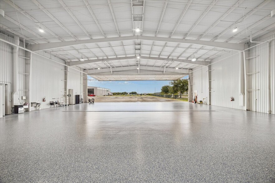 12890C S Highway 6, Sugar Land, TX à vendre - Photo du bâtiment - Image 3 de 14