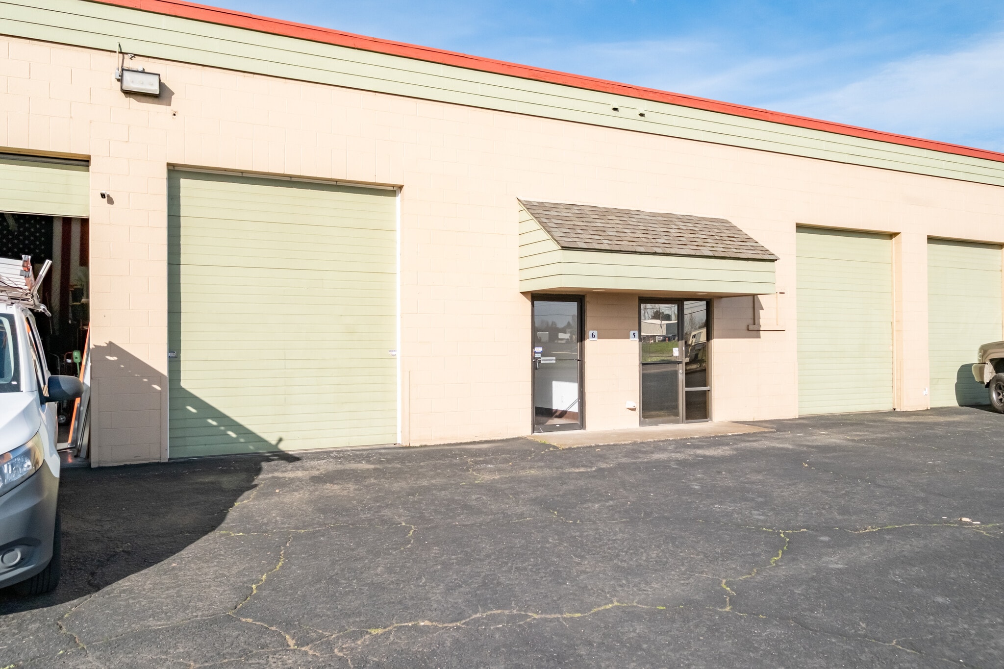 2300 Ferry St SW, Albany, OR for lease Interior Photo- Image 1 of 11