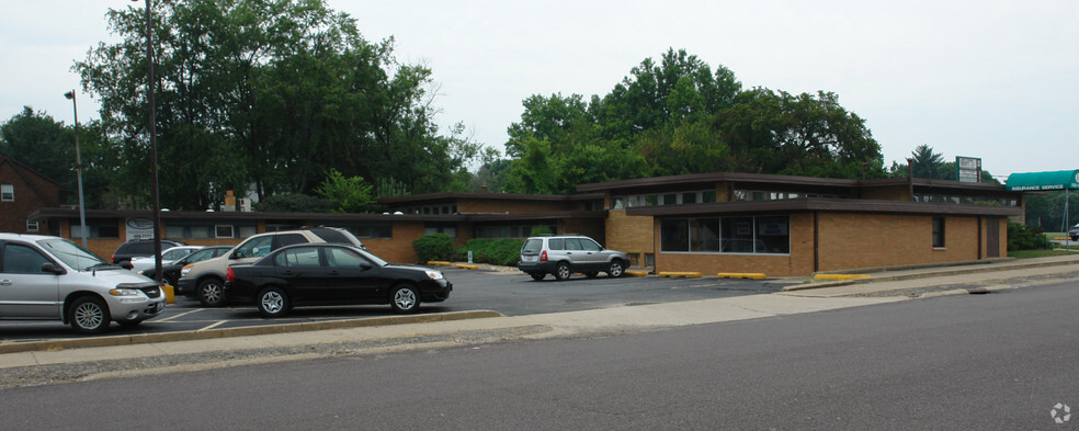 322 E War Memorial Dr, Peoria, IL for lease - Primary Photo - Image 1 of 3