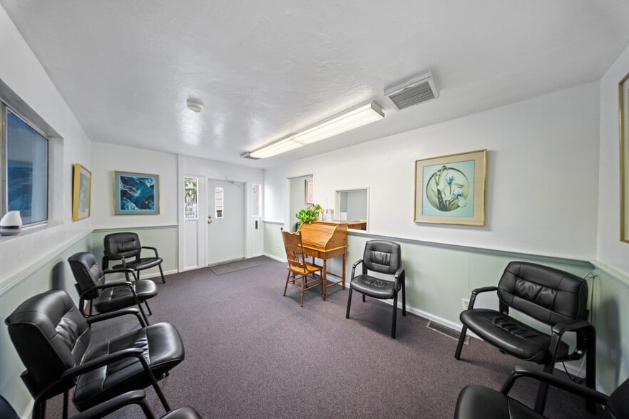 800 Douglas Blvd, Roseville, CA for sale - Building Photo - Image 2 of 24