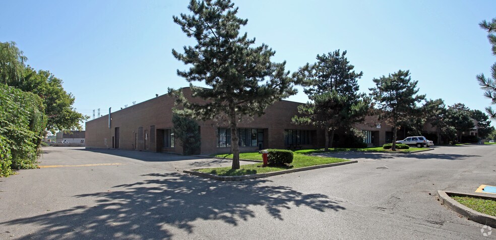 381 Bentley St, Markham, ON à louer - Photo du bâtiment - Image 2 de 2