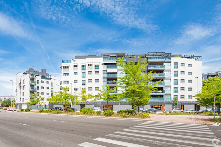 Retail in Madrid, Madrid for lease - Primary Photo - Image 2 of 3