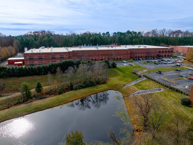 7908 Piedmont Triad Pky, Greensboro, NC à vendre - Photo du bâtiment - Image 3 de 6