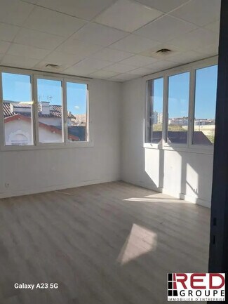 More details for Marseille, Marseille - Office for Sale