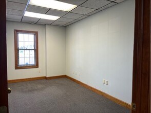 211 Kenbrook Dr, Vandalia, OH for lease Interior Photo- Image 1 of 14