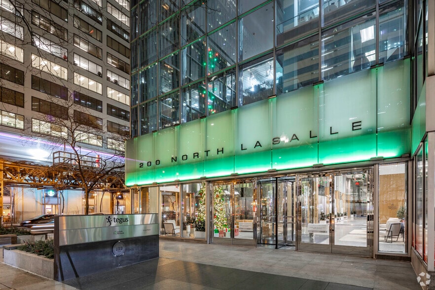 200 N LaSalle St, Chicago, IL for lease - Interior Photo - Image 2 of 17