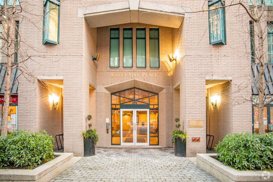 1080 Howe St, Vancouver, BC à louer - Photo du bâtiment - Image 2 de 6