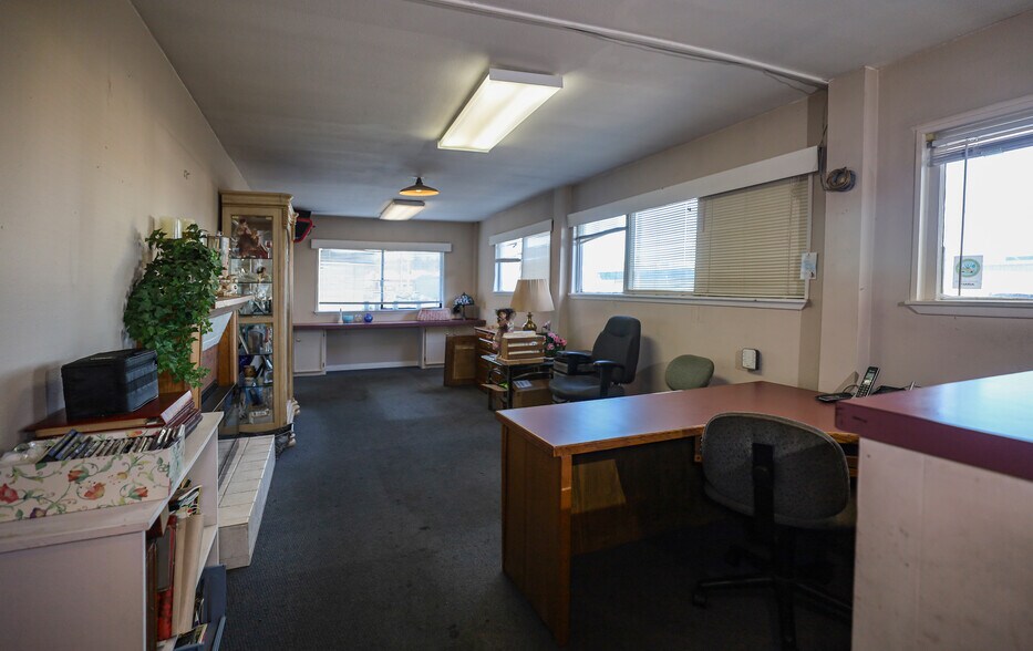 411 S Jefferson St, Aberdeen, WA à vendre - Photo du bâtiment - Image 2 de 30