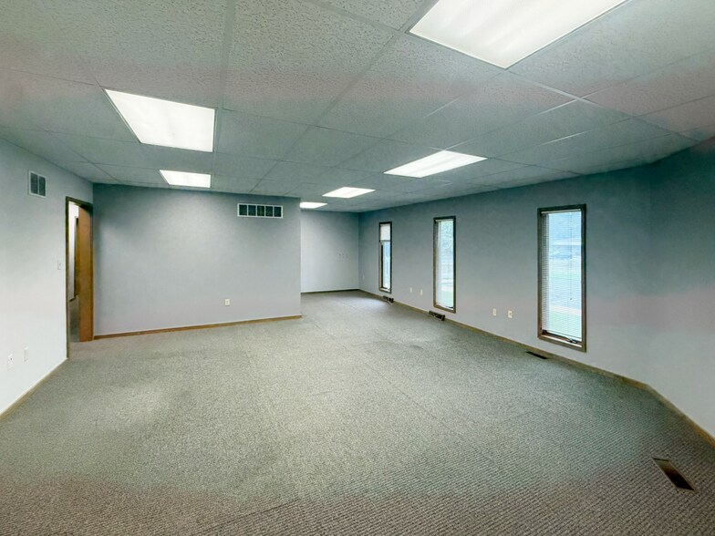 3 Heritage Oak Ln, Battle Creek, MI for sale - Building Photo - Image 2 of 20