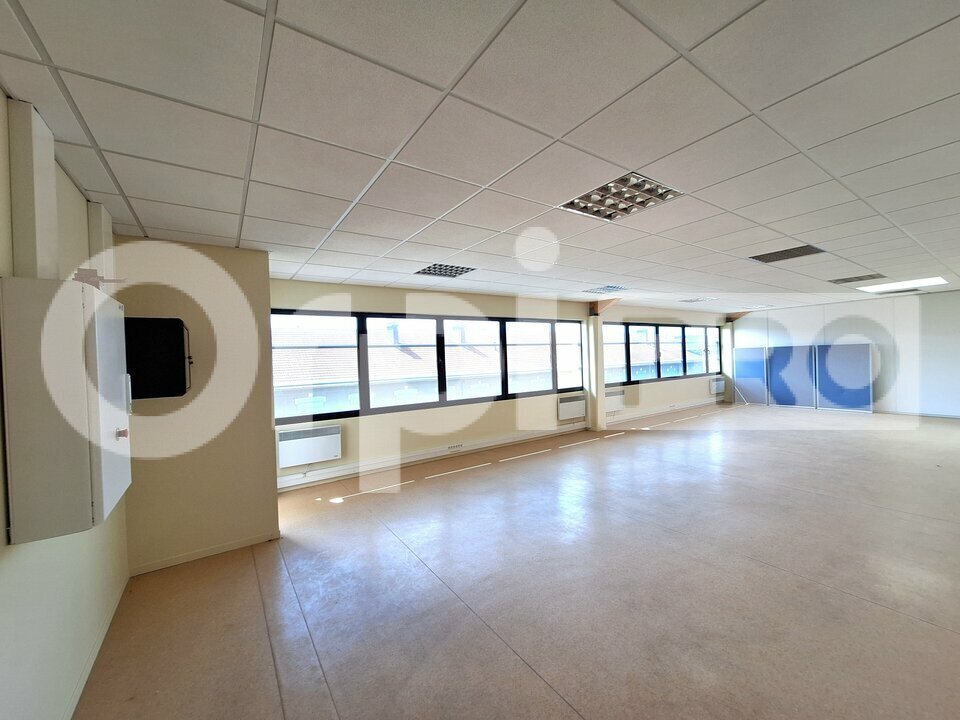 Office in Soissons for lease Interior Photo- Image 1 of 6