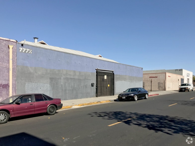777 Stanford, Los Angeles, CA for lease - Primary Photo - Image 2 of 22