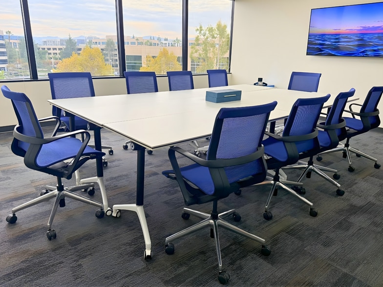 5850 Canoga Ave, Woodland Hills, CA à louer - Photo intérieure - Image 3 de 14