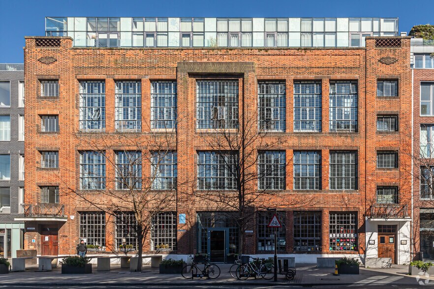 205 Richmond Rd, Londres à louer - Photo du bâtiment - Image 3 de 3