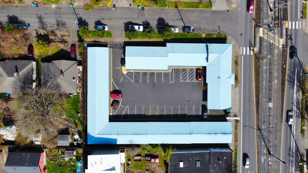 4739 N Interstate Ave, Portland, OR for sale - Building Photo - Image 3 of 8