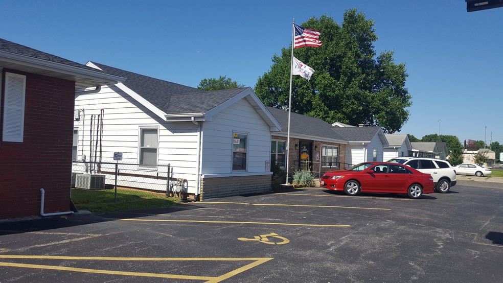 1836 E Bennett St, Springfield, MO for sale - Building Photo - Image 1 of 1