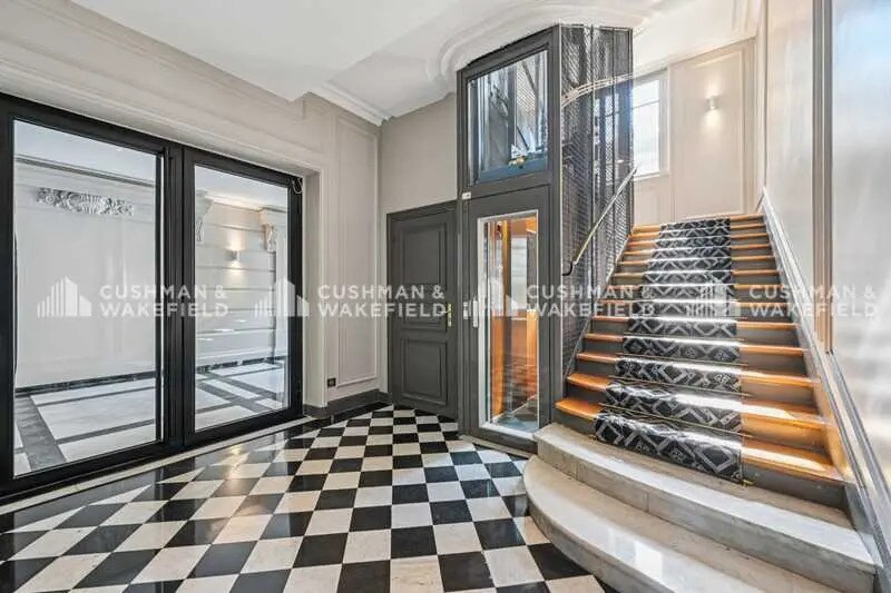 Bureau dans Paris à louer - Hall d’entrée - Image 2 de 5